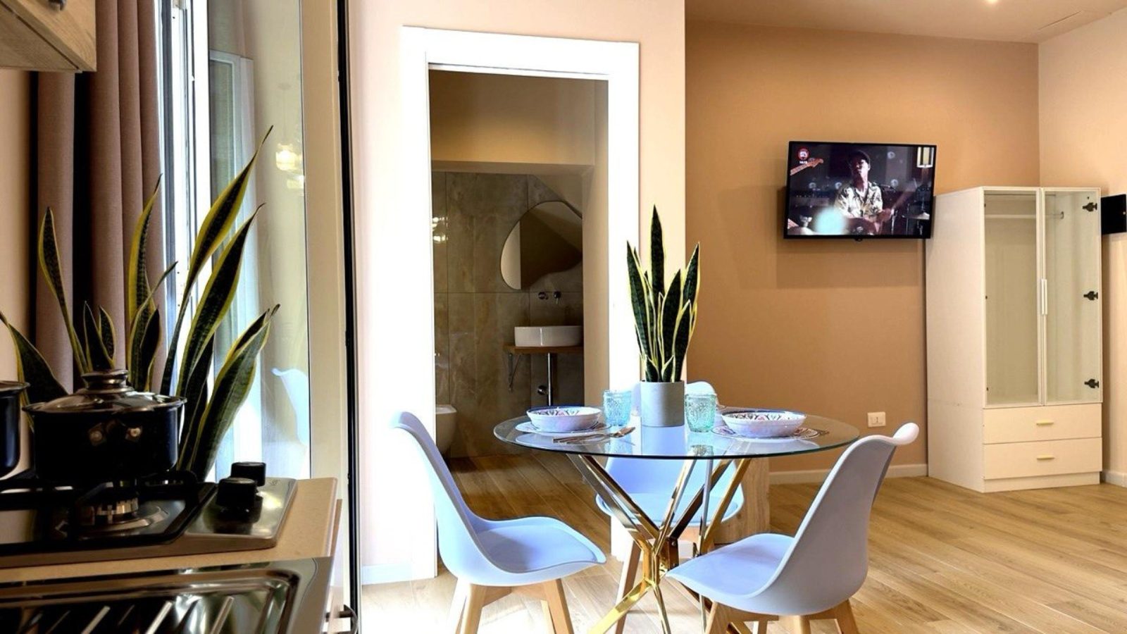 Camera Silvia — cucina attrezzata